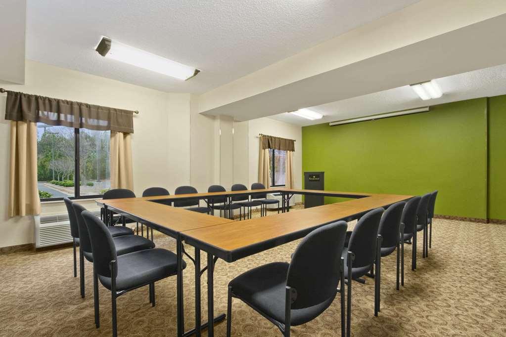 Comfort Inn Marietta-Atlanta Near Ballpark-Galleria Zewnętrze zdjęcie